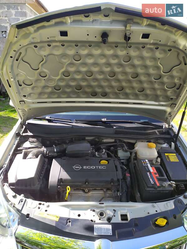 Хэтчбек Opel Astra 2007 в Чернигове