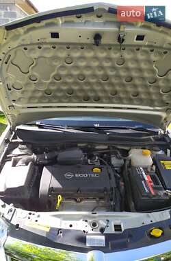 Хэтчбек Opel Astra 2007 в 