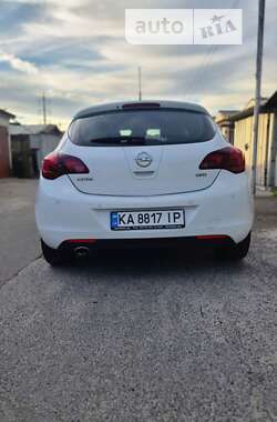 Хэтчбек Opel Astra 2010 в Киеве