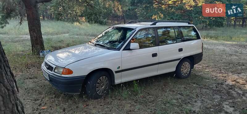 Універсал Opel Astra 1994 в Дніпрі