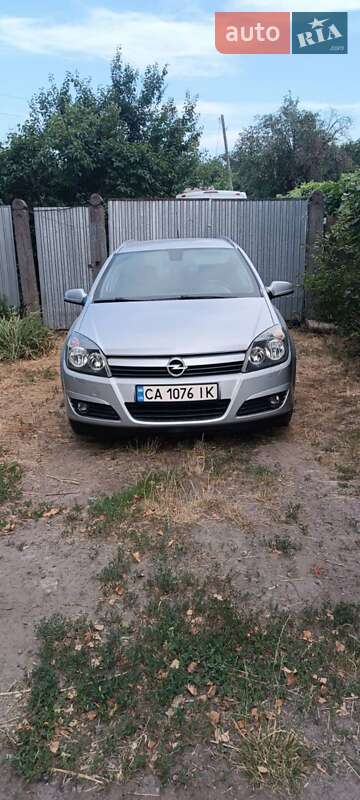 Хэтчбек Opel Astra 2004 в Смеле фото 2 Хэтчбек Opel Astra 2004 в Смеле