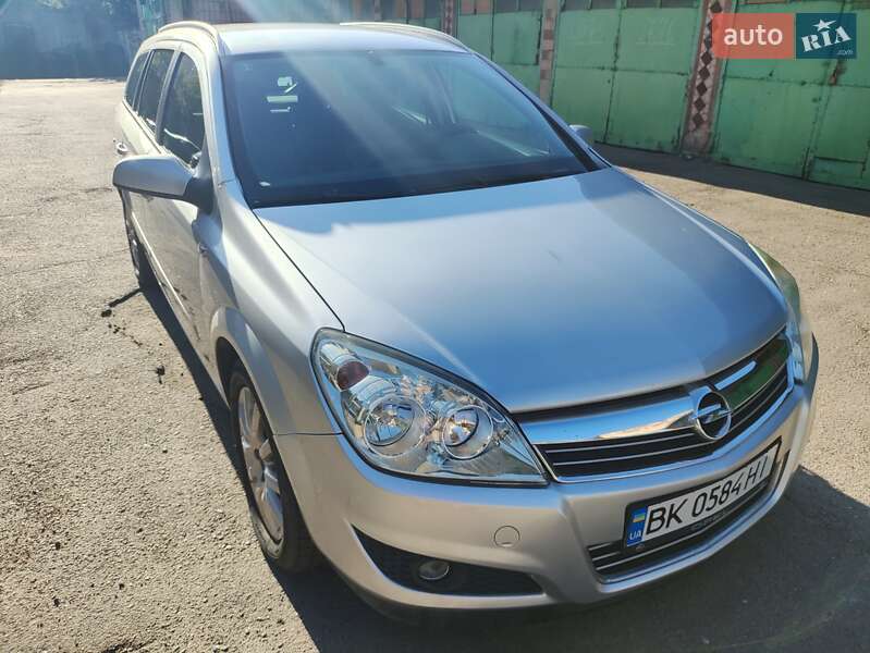 Универсал Opel Astra 2007 в Ровно