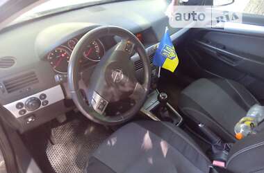 Хэтчбек Opel Astra 2006 в Боярке