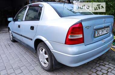 Седан Opel Astra 2004 в Золочеві