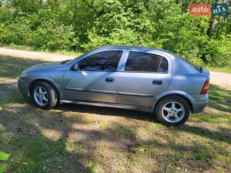 Хэтчбек Opel Astra 2003 в Киеве