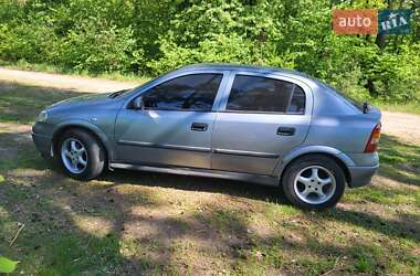 Хетчбек Opel Astra 2003 в 