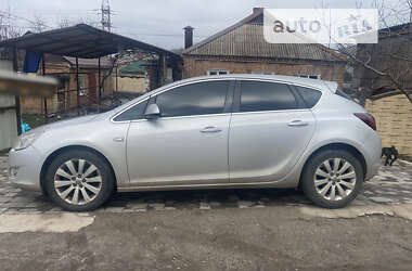 Хэтчбек Opel Astra 2011 в Кривом Роге