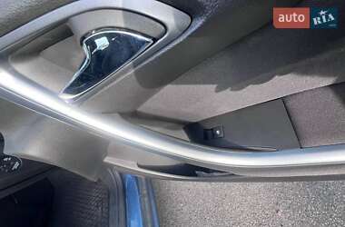 Универсал Opel Astra 2013 в 