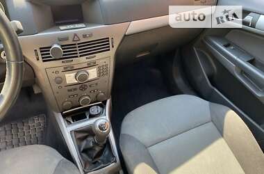 Универсал Opel Astra 2005 в 