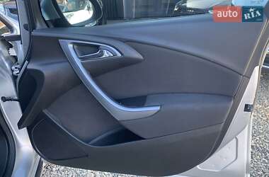 Универсал Opel Astra 2013 в 