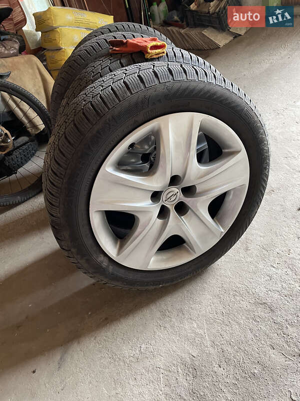 Универсал Opel Astra 2011 в Житомире