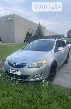 Універсал Opel Astra 2011 в Львові