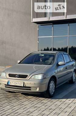 Седан Opel Astra 2008 в Бучі