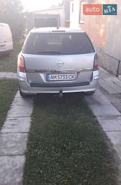 Универсал Opel Astra 2010 в 