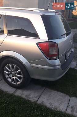 Универсал Opel Astra 2010 в 