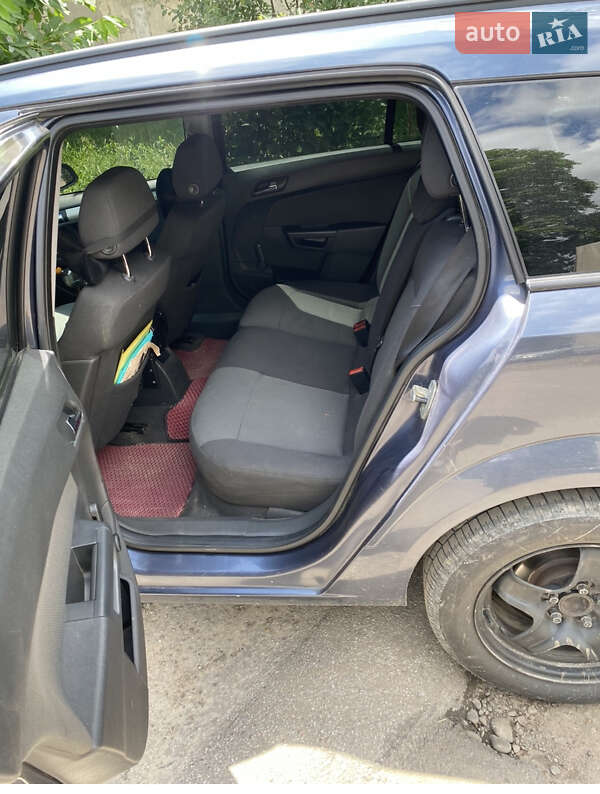 Универсал Opel Astra 2007 в Черновцах