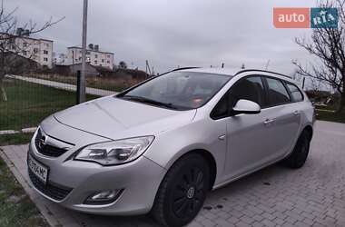 Универсал Opel Astra 2012 в 