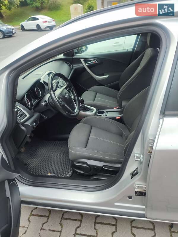 Універсал Opel Astra 2011 в Хмельницькому