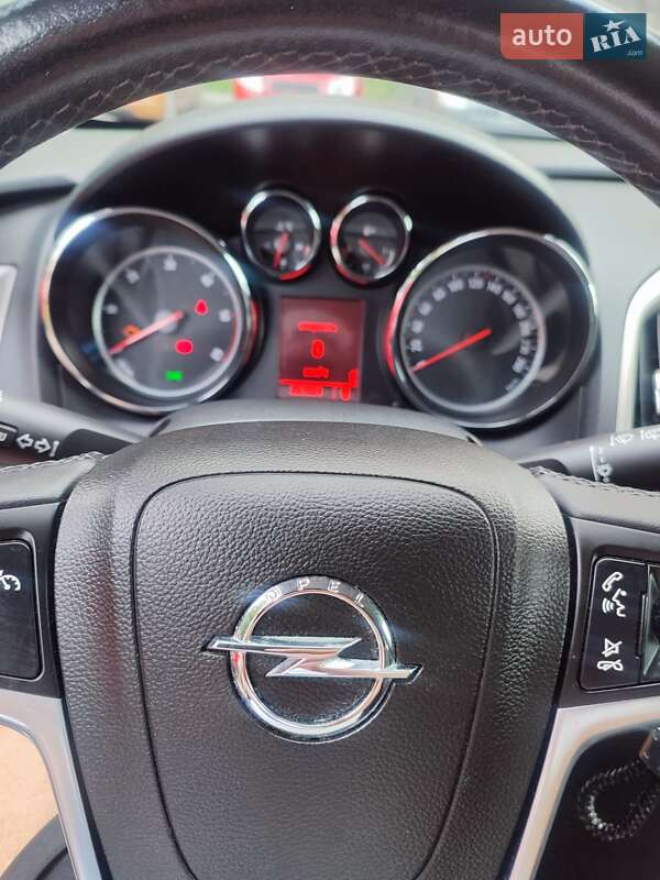 Універсал Opel Astra 2011 в Хмельницькому