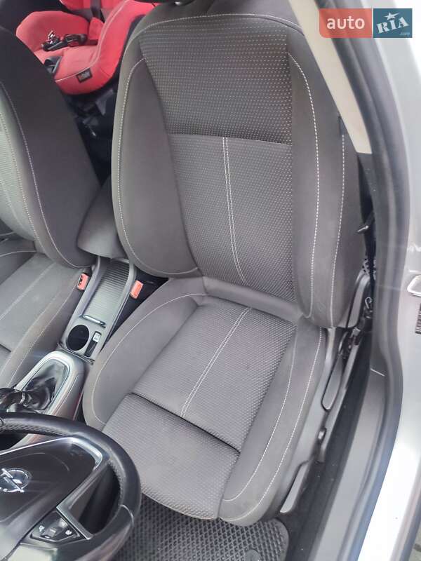 Універсал Opel Astra 2011 в Хмельницькому