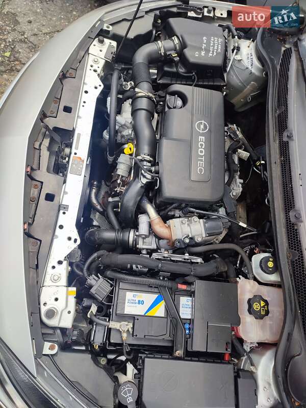 Універсал Opel Astra 2011 в Хмельницькому