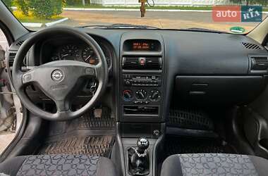 Хэтчбек Opel Astra 2000 в 