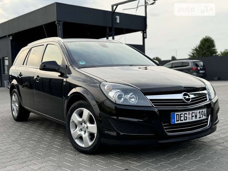 Універсал Opel Astra 2010 в Умані