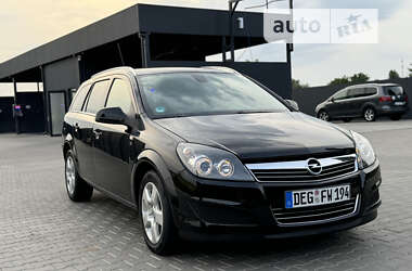 Універсал Opel Astra 2010 в Умані