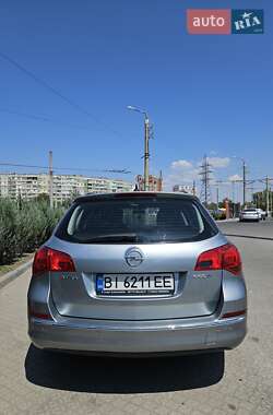 Универсал Opel Astra 2015 в Полтаве