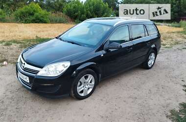 Универсал Opel Astra 2008 в Новоархангельске