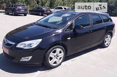 Універсал Opel Astra 2011 в Харкові