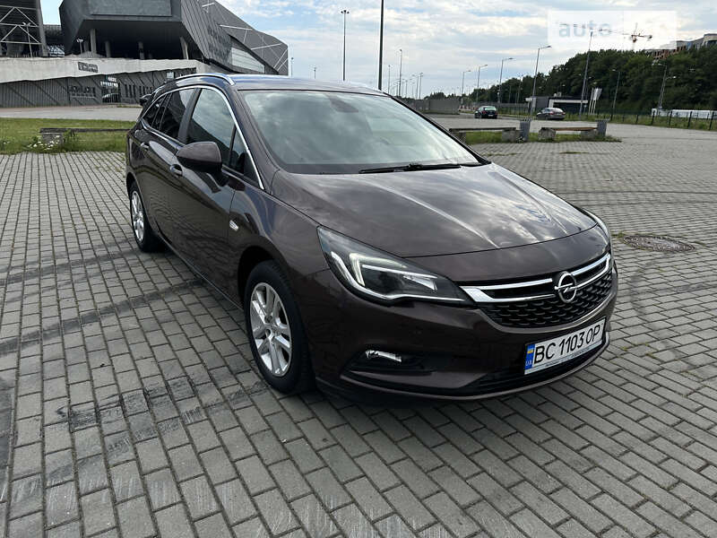 Універсал Opel Astra 2016 в Львові