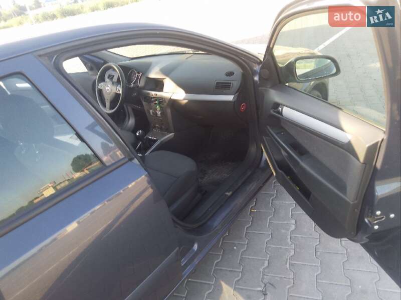 Хэтчбек Opel Astra 2006 в Виннице