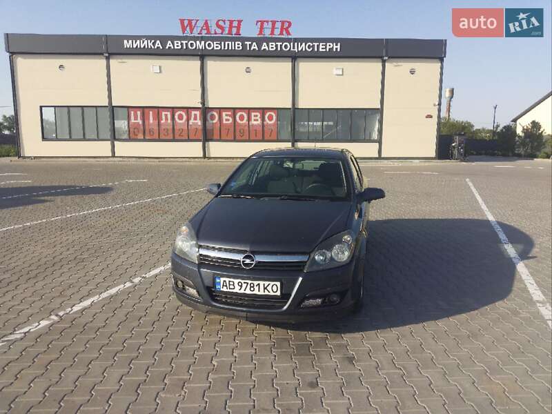 Хэтчбек Opel Astra 2006 в 