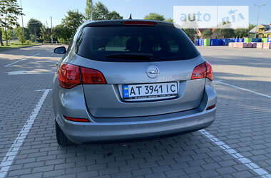 Универсал Opel Astra 2011 в Коломые