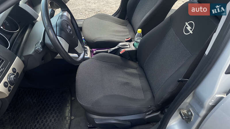 Универсал Opel Astra 2008 в Василькове