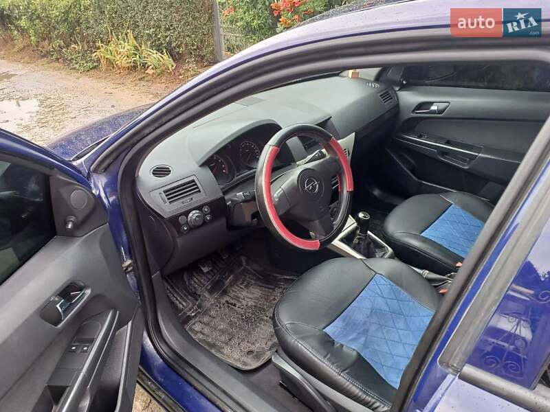 Хэтчбек Opel Astra 2008 в Ямполе