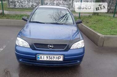 Седан Opel Astra 2006 в Киеве