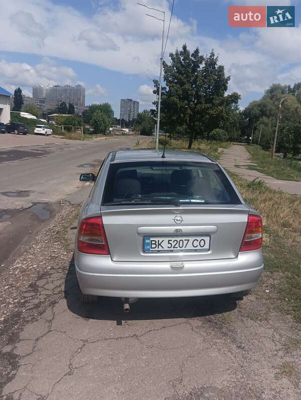 Хэтчбек Opel Astra 1999 в Киеве