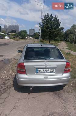 Хэтчбек Opel Astra 1999 в 