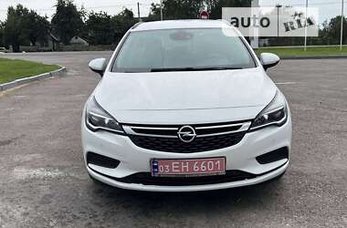 Універсал Opel Astra 2017 в Луцьку