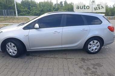 Універсал Opel Astra 2012 в Конотопі