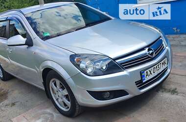 Універсал Opel Astra 2010 в Лозовій