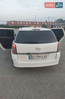 Универсал Opel Astra 2011 в 