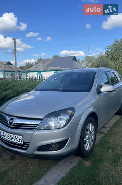 Универсал Opel Astra 2010 в Умани