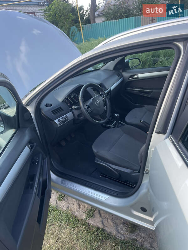 Універсал Opel Astra 2010 в Умані