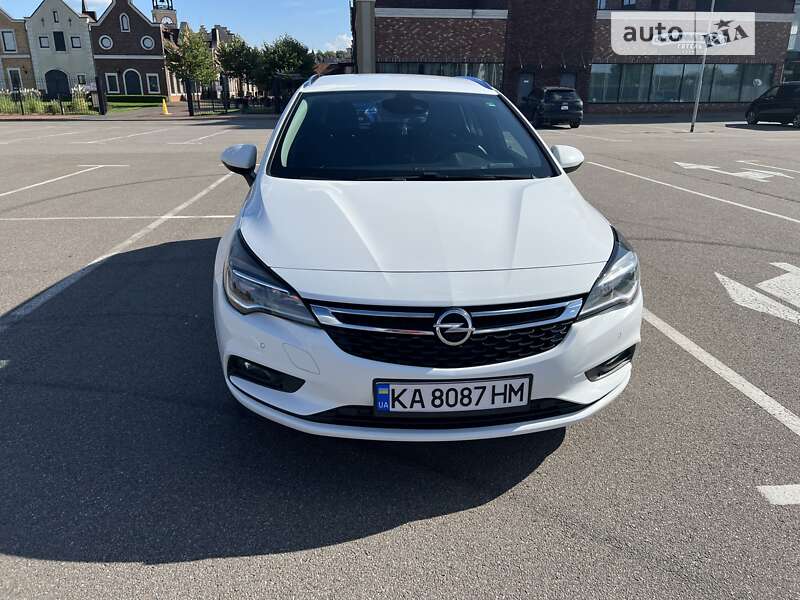Универсал Opel Astra 2016 в Киеве