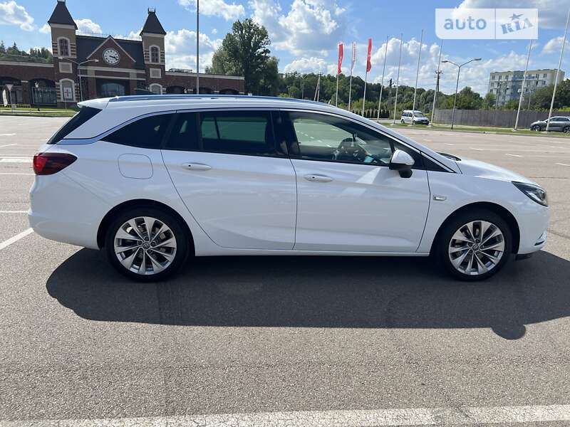Универсал Opel Astra 2016 в Киеве