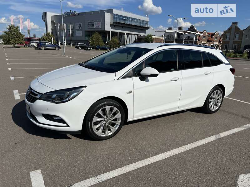 Универсал Opel Astra 2016 в Киеве