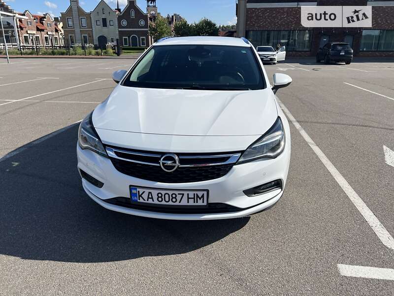 Универсал Opel Astra 2016 в Киеве